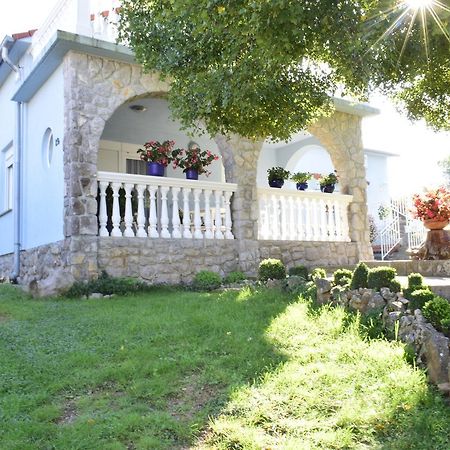 Apartment Blumen Oase Malinska Esterno foto