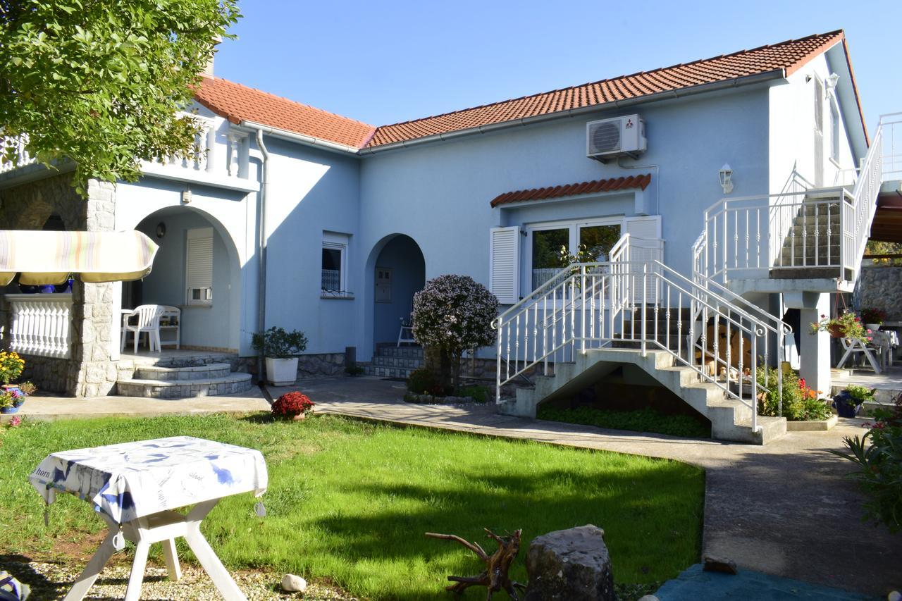 Apartment Blumen Oase Malinska Esterno foto