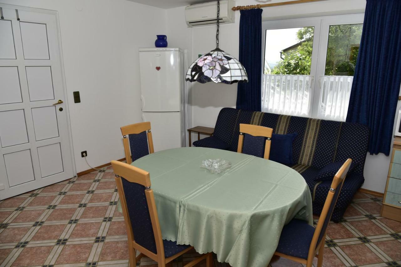 Apartment Blumen Oase Malinska Esterno foto