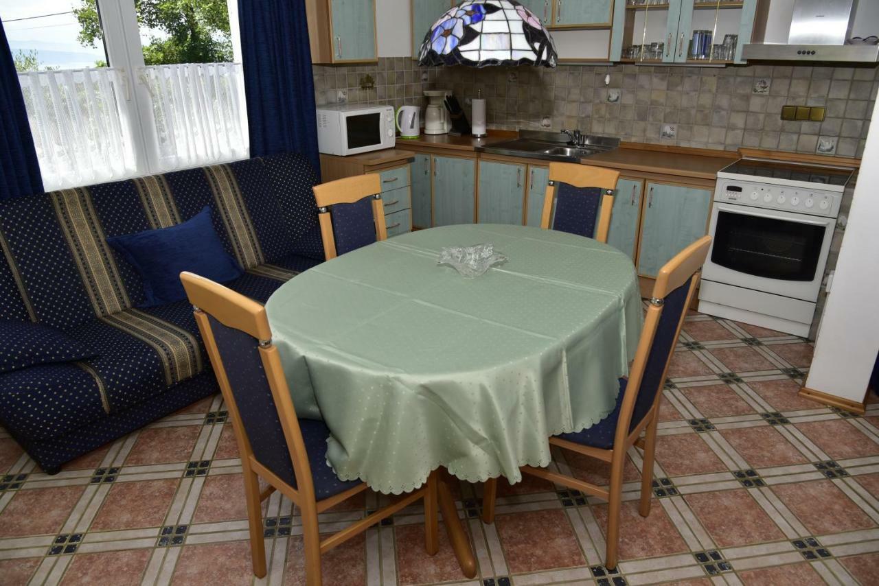 Apartment Blumen Oase Malinska Esterno foto