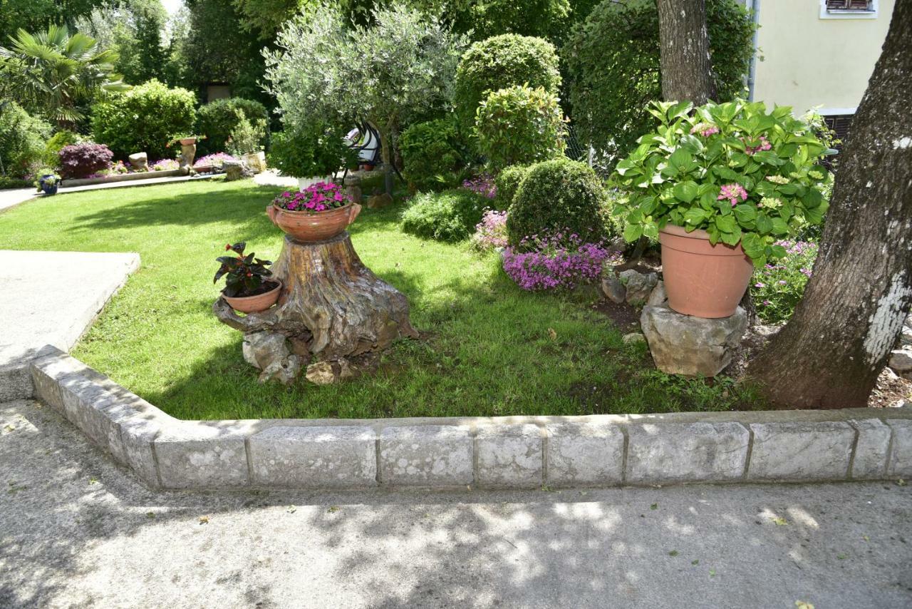 Apartment Blumen Oase Malinska Esterno foto